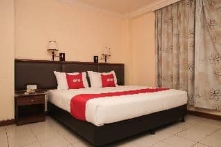 DOUBLE DELUXE KING BED