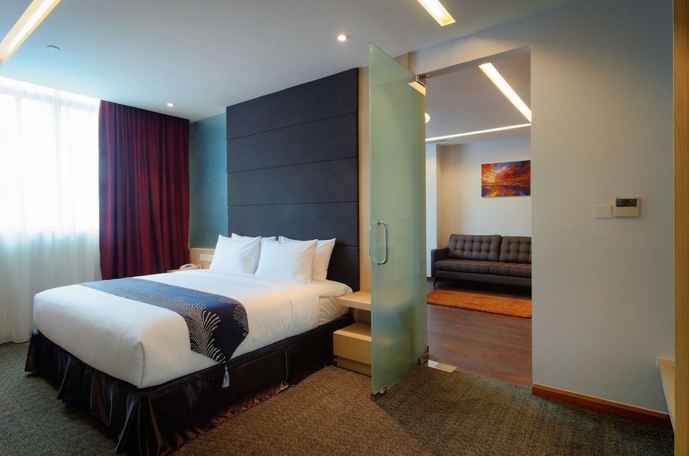 โรงแรมและที่พักคลากัน ริเวอร์สัน (The Klagan Riverson Hotel & Residence)3