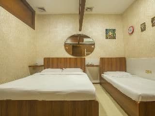 TRIPLE TWO BEDS
