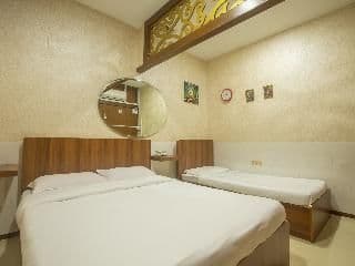 TRIPLE TWO BEDS