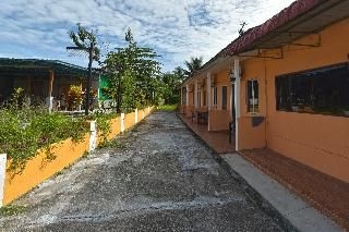 OYO 90561 Awan Biru Motel2