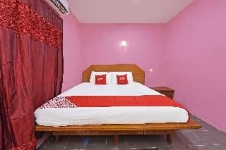 DOUBLE QUEEN SIZE BED