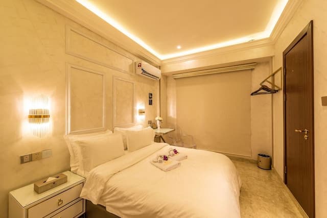 City Double Room (AC 9)