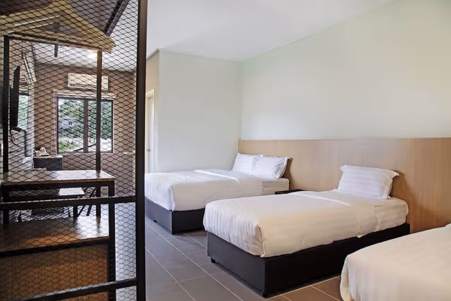 Economy Quadruple Room, Multiple Beds, Private Bathroom