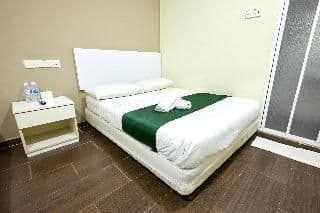 FAMILY ROOM STANDARD