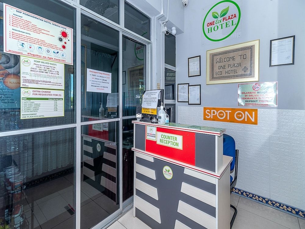 SPOT ON 90042 One Plaza Eco Hotel1