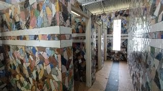 TWIN WITH SHARED BATHROOM