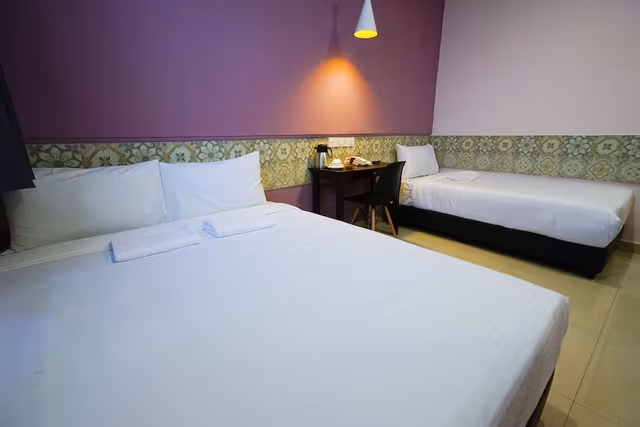 Superior Triple - 1 Queen & 1 Single Bed