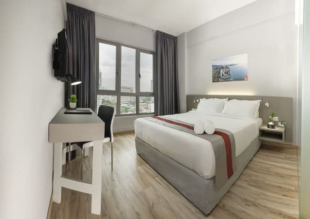 Deluxe Room, 1 Queen Bed