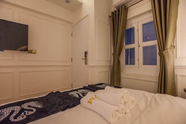 Deluxe Room, 1 Queen Bed