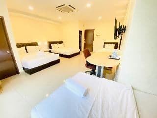 FAMILY ROOM STANDARD
