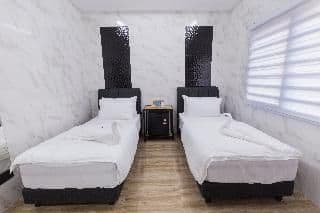 TWIN DELUXE