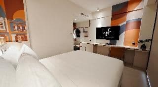 DOUBLE QUEEN SIZE BED