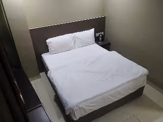 DOUBLE SUPERIOR QUEEN BED