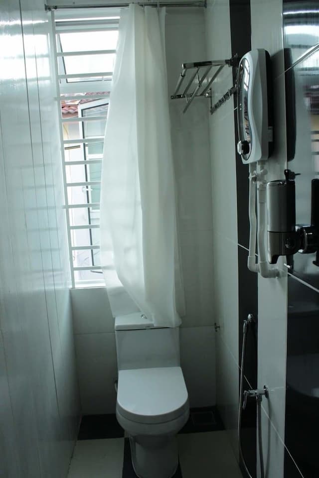 Premium Loft, 1 Queen Bed, Private Bathroom, Corner