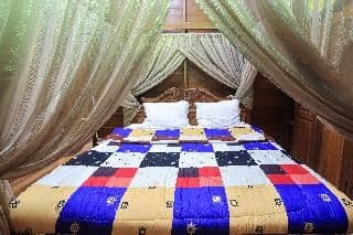 APARTMENT THREE BEDROOMS