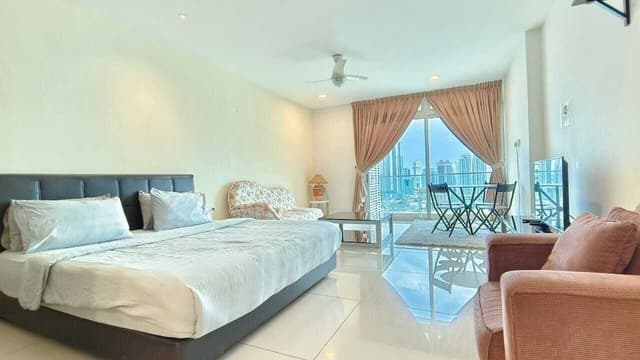 Standard Studio, 1 King Bed, Balcony, City View