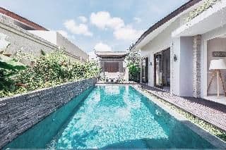 VILLA WITH PRIVATE POOL