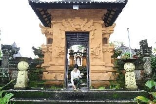 ปูรี การัง เบซากีห์ (Puri Karang Besakih)1