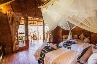 Room DELUXE QUEEN BED