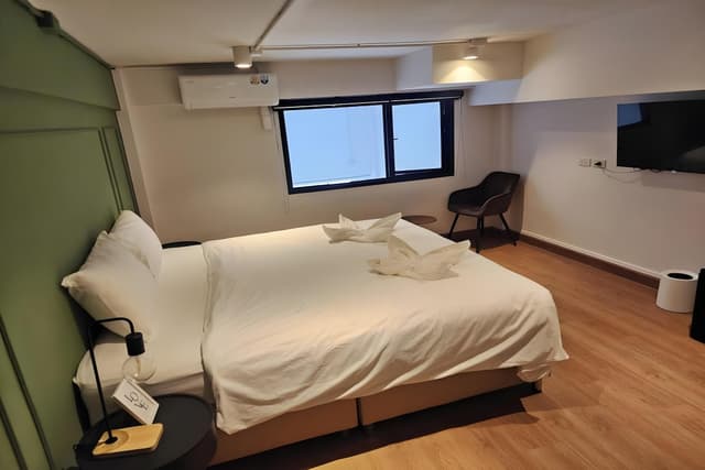 Deluxe King Room
