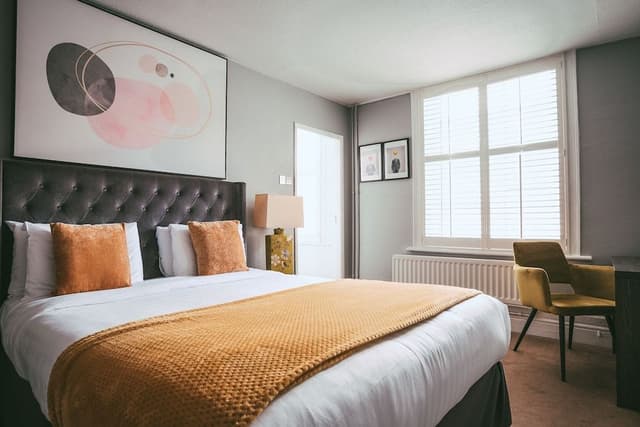 Classic Room, 1 King Bed