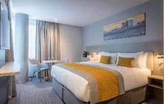 DOUBLE EXECUTIVE KING BED