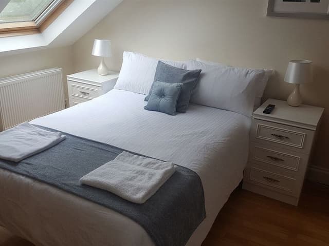 Double Room, Shared Bathroom (Attic)