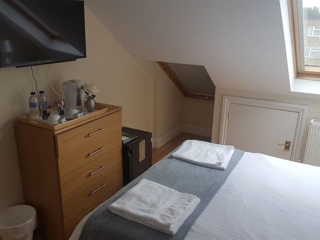 Double Room, Shared Bathroom (Attic)