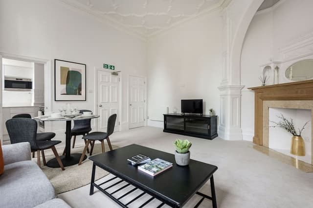 The Pavilion Road Suite
