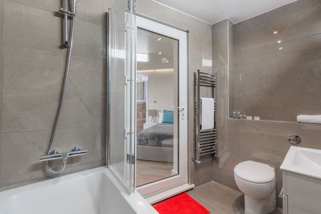 Double Room (1)
