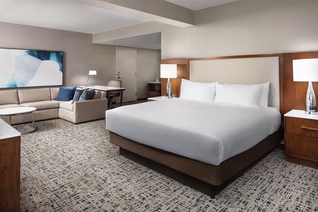 1 KING JUNIOR SUITE