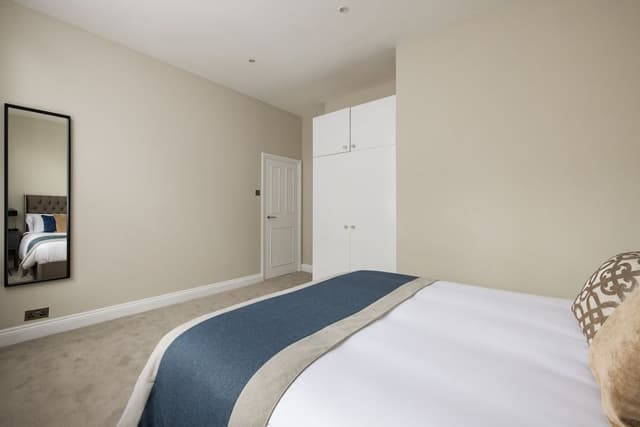 Premier Apartment