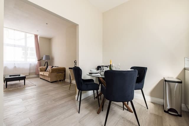 Premier Apartment