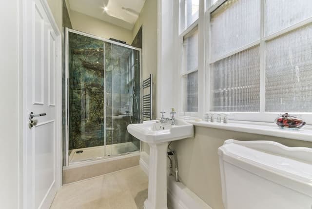 Premier Apartment