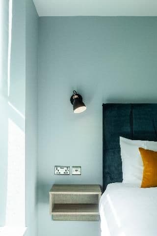 DOUBLE KING SIZE BED