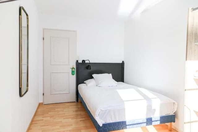 Longstay Room with shared bathroom