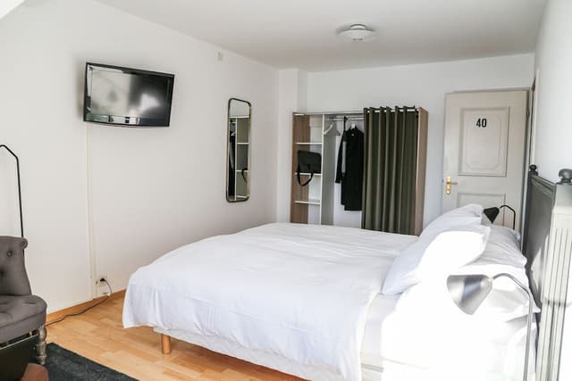 Longstay Room with shared bathroom