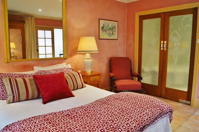 Romantic Spa Suite (Champagne) - 38a Melbourne Street