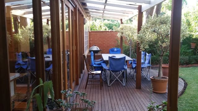 Bishop's Garden Suite - 82 Molesworth Street