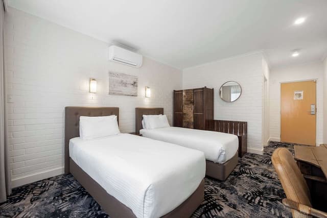 Standard Room, 2 Twin Beds, Garden View