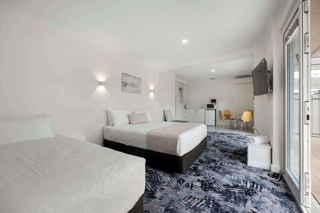 Superior Room, Multiple Beds, Kitchenette, Courtyard Area
