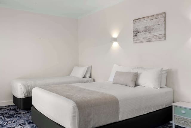 Superior Room, Multiple Beds, Kitchenette, Courtyard Area