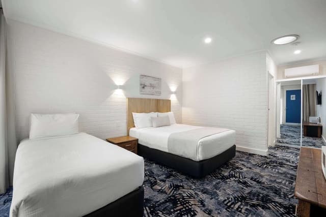 Deluxe Room, Multiple Beds