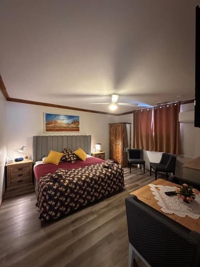 Classic Room, 1 King Bed, Ensuite