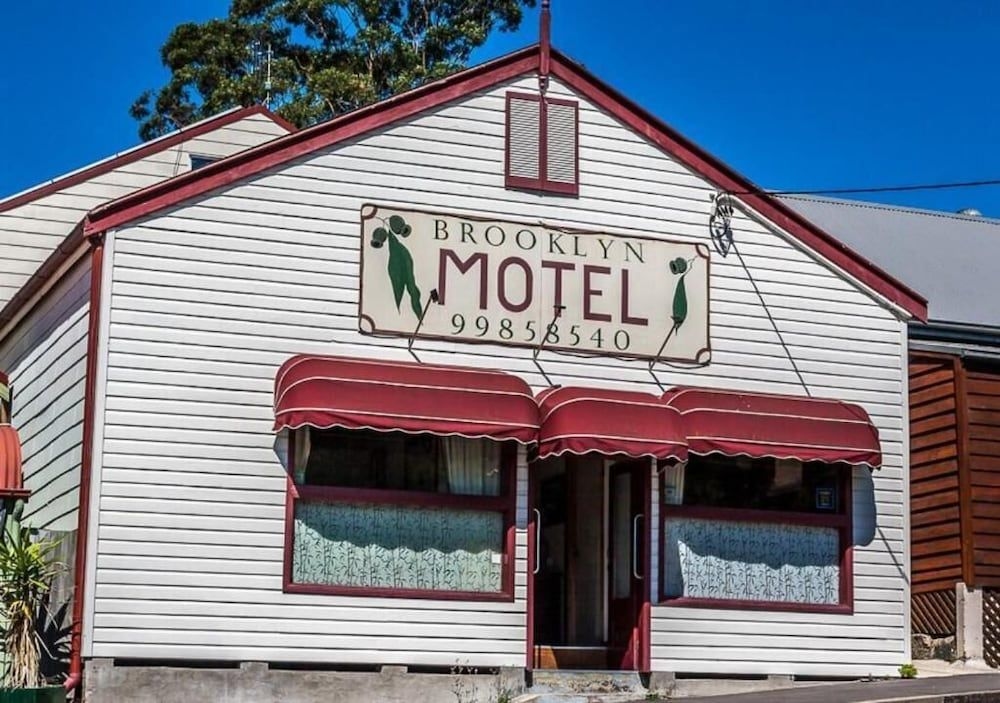 Brooklyn Motel1
