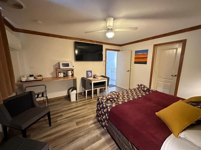 Classic Room, 1 King Bed, Ensuite