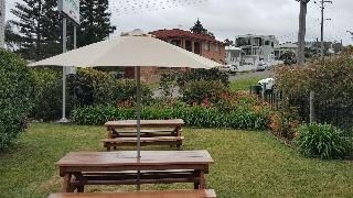 Hibiscus Lakeside Motel1