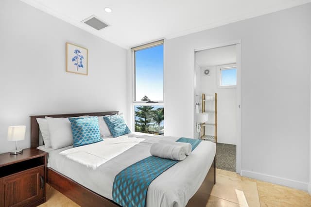 Deluxe Queen Penthouse