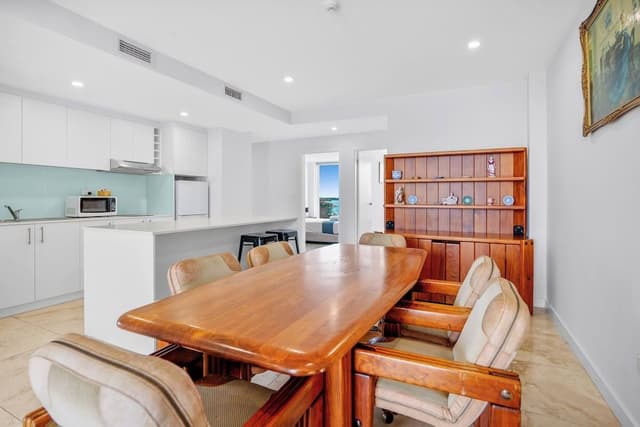 Family Apartment, 4 Queen Bedrooms